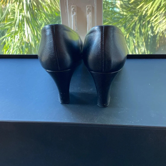 Easy Spirit Leather Heels - Picture 4 of 10